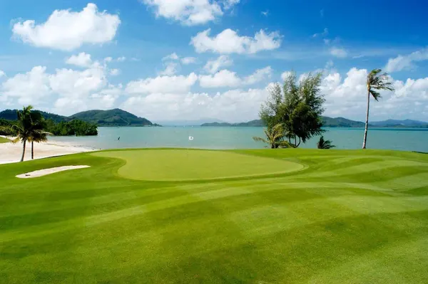 Mission Hills Phuket Golf Resort — photograph 2