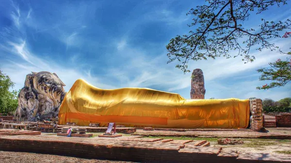 Ayutthaya by van & river cruise — photograph 4