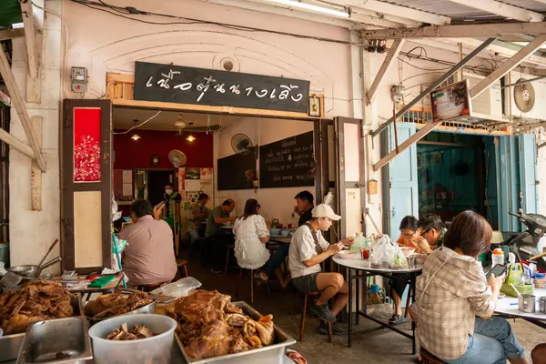 Bangkok temples & street food — photograph 2